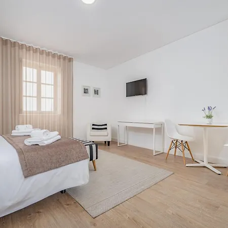 Studios Funchal * Φουνκάλ